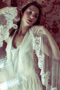 mariee Elise Hameau-augustine-pince-delphine-et-voile-alice-elise-hameau_4524284