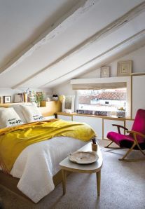 Chambre sous les toits jaune et rose Elle Espagne