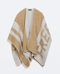 Poncho Zara lettres