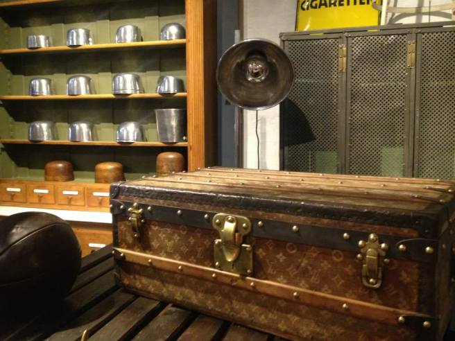 temporary showroom 2