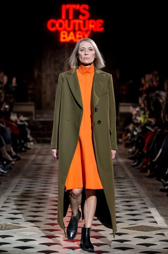 75_253_look_30_maison_rabih_kayrouz_ah18_jpg_3955_north_1382x_black